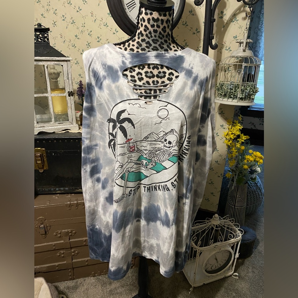 Torrid Women’s Plus Size Top in  black and grey Tie-Dye size 4x